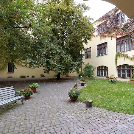 Husova Apartment *