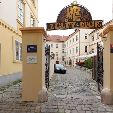 Husova