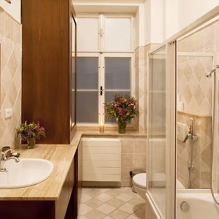 Husova Apartment *