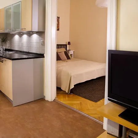 Husova Apartment *