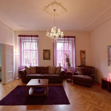 Apartment Husova *