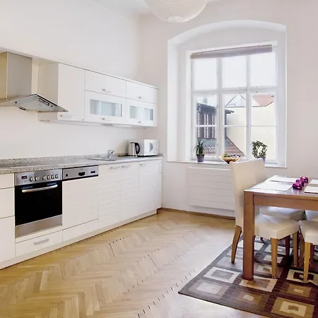 Apartment Husova *